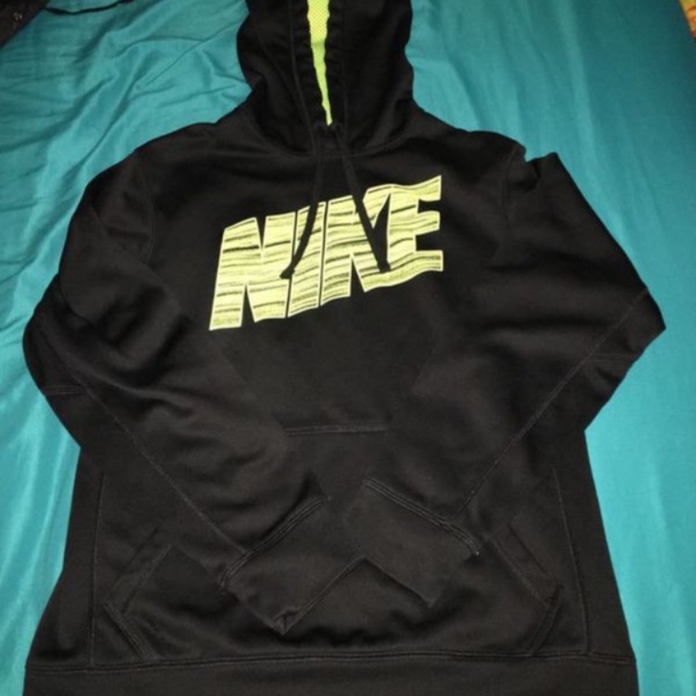 nike sweater - Picture 2 of 2
